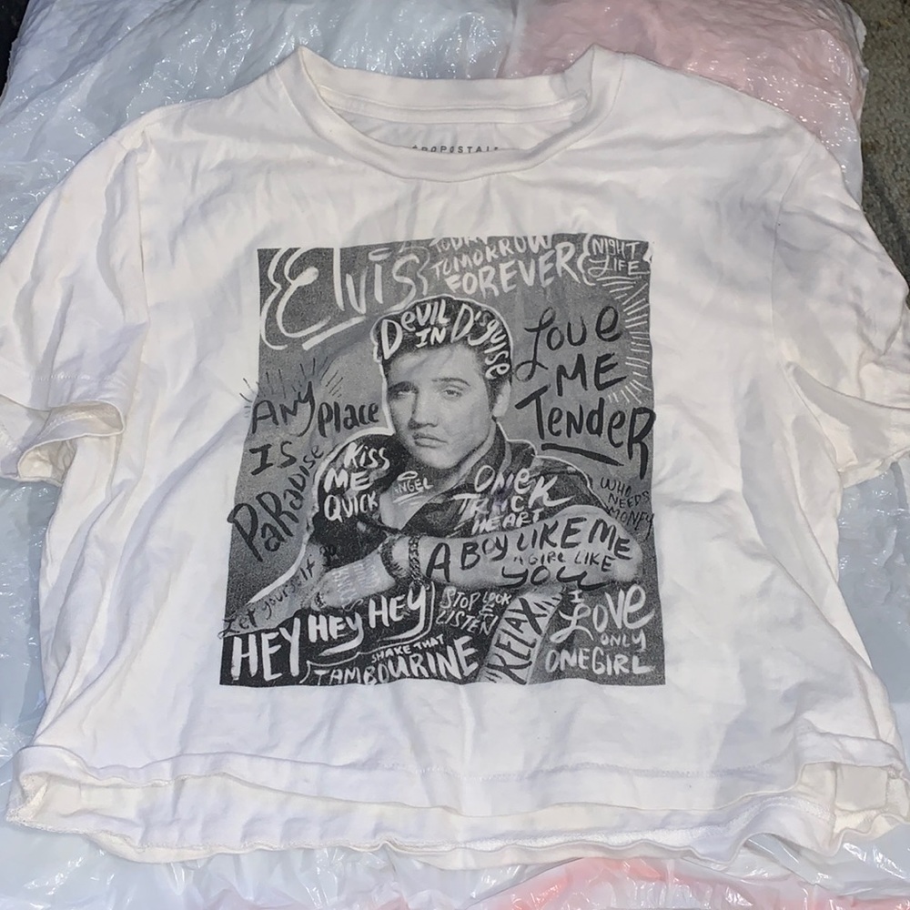 Elvis Presley cropped tee from Aeropostale. Size small